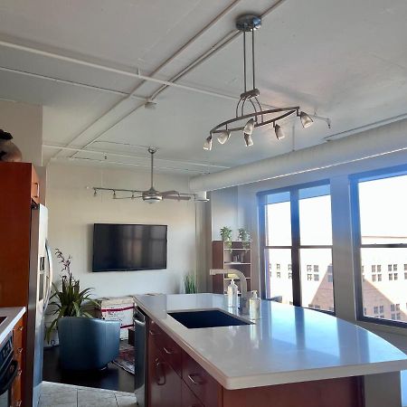 Luxury Industrial Loft On Mill Apartment Tempe Luaran gambar