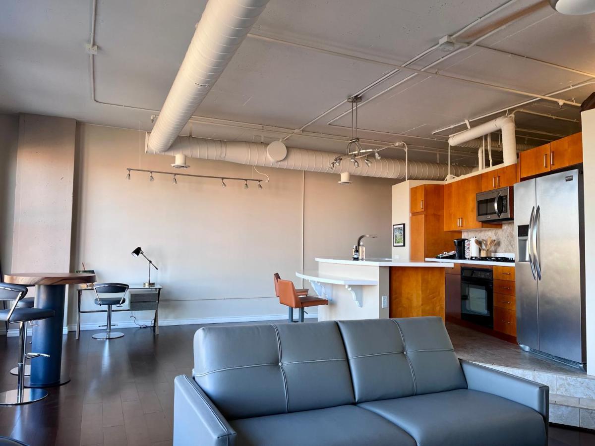Luxury Industrial Loft On Mill Apartment Tempe Luaran gambar