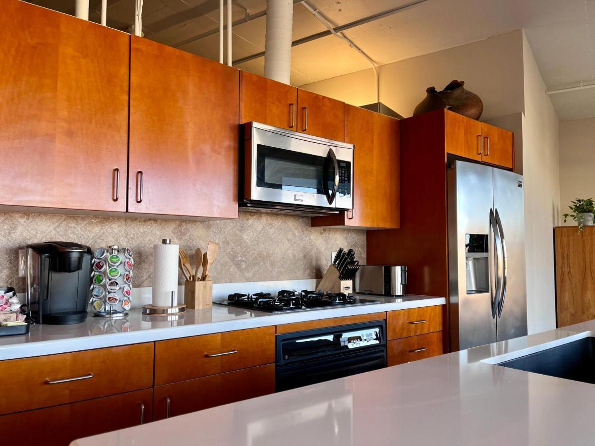 Luxury Industrial Loft On Mill Apartment Tempe Luaran gambar